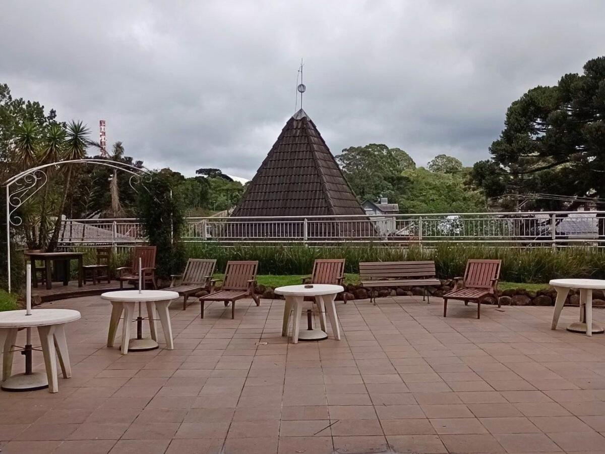 Apartamento No Residencial Village No Centro De Gramado, Com Piscina Aquecida E Hidromassagem Ngoại thất bức ảnh