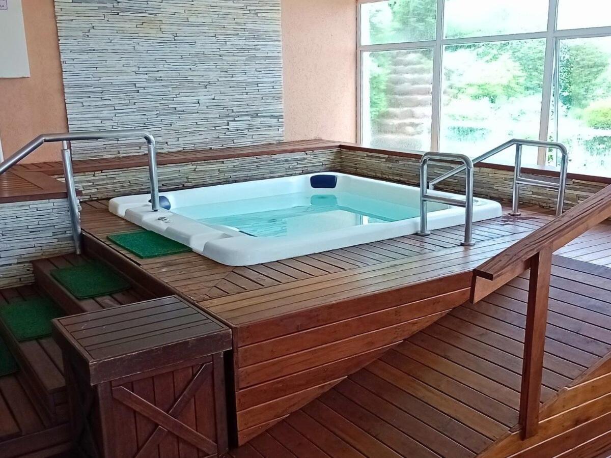Apartamento No Residencial Village No Centro De Gramado, Com Piscina Aquecida E Hidromassagem Ngoại thất bức ảnh